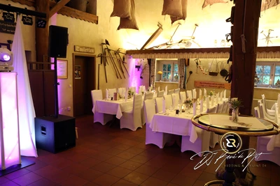 Hochzeit | Scheune Ahrenshof | Hochzeits-DJ René de Rot | Bild 2 von 23