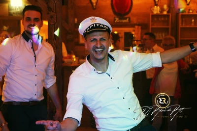 Hölzerne Hochzeit | Ahrenshof | Hochzeits-DJ René de Rot | Bild 11 von 24