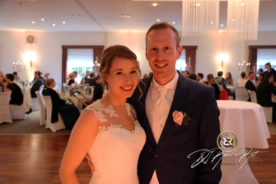 13 | 04 | 2019 - Hochzeit - Ostfriesischer Hof - DJ René de Rot - Bild 1 von 32
