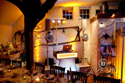 21 | 12 | 2021 - Winterhochzeit - Hof Egbers - Ganderkesee - DJ René de Rot - Bild 1 von 24