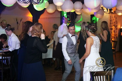 21 | 12 | 2021 - Winterhochzeit - Hof Egbers - Ganderkesee - DJ René de Rot - Bild 16 von 24