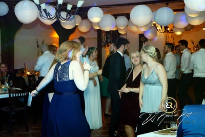 21 | 12 | 2021 - Winterhochzeit - Hof Egbers - Ganderkesee - DJ René de Rot - Bild 18 von 24