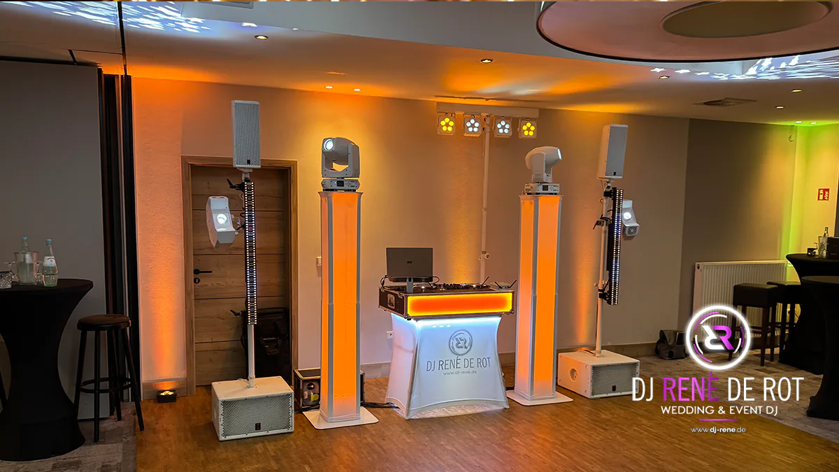 DJ René de Rot - Elegante weiße Moving-Heads