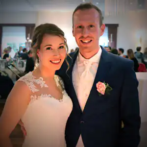 Katja & Fraederk bei ihrer Hochzeit im Ostfriesischen Hof in Friedeburg – Feedback zu DJ René de Rot