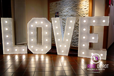 Highlight für eure Hochzeitsparty | LED Love Buchstaben | DJ René de Rot